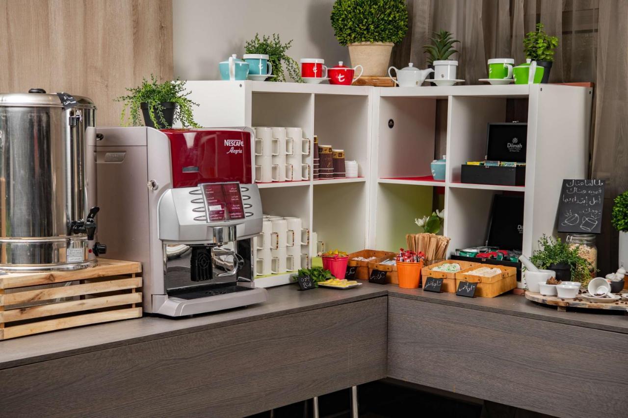 Park Inn by Radisson Makkah Aziziyah Mecca Bagian luar foto A coffee machine